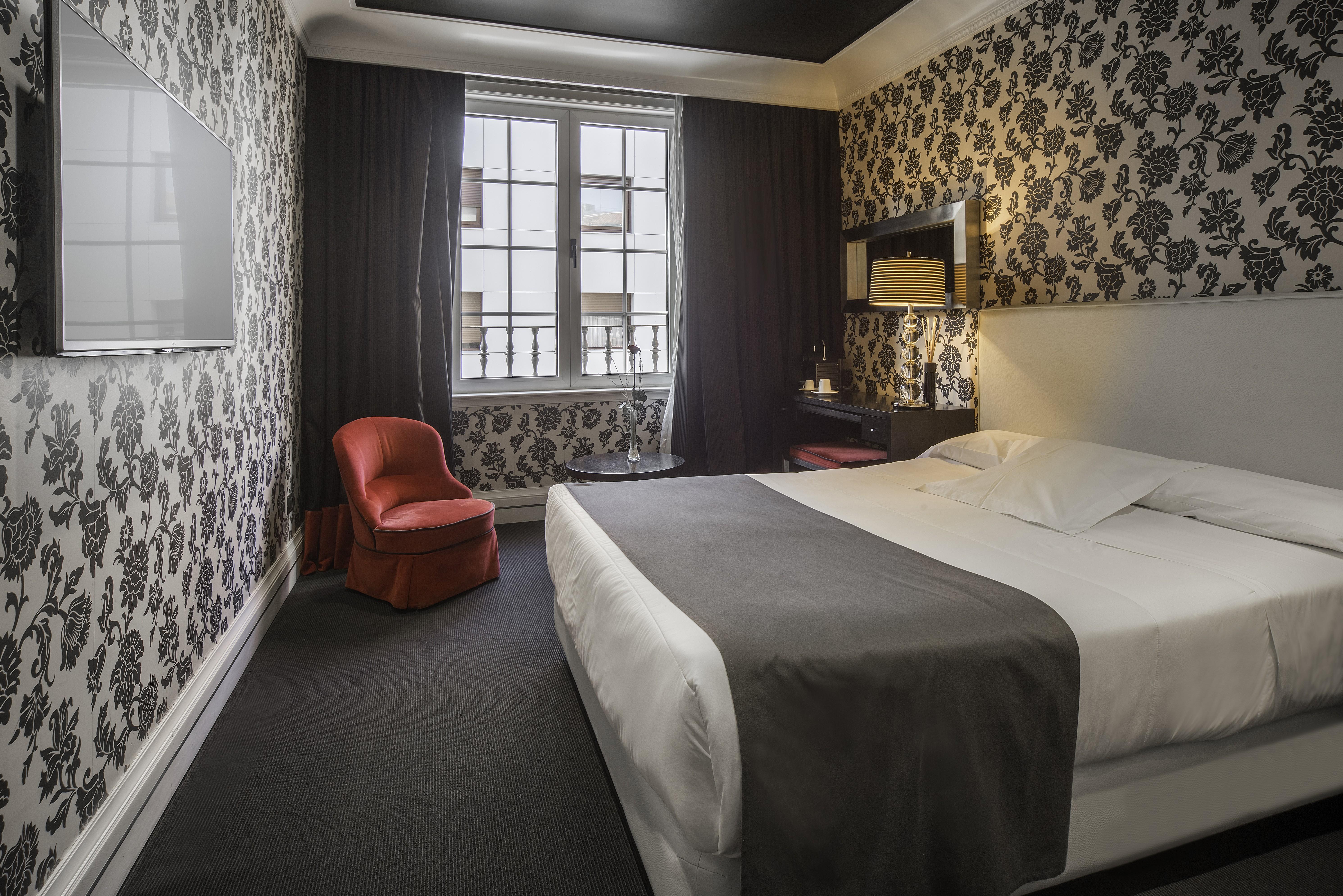 Hotel Lopez De Haro Bilbao Eksteriør billede A room at the hotel