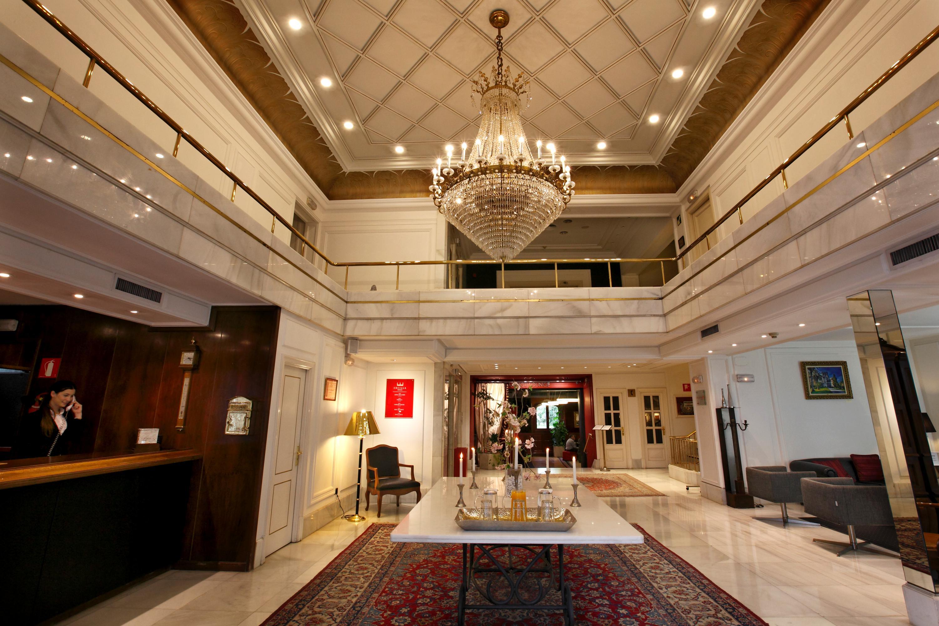 Hotel Lopez De Haro Bilbao Eksteriør billede The lobby of the hotel