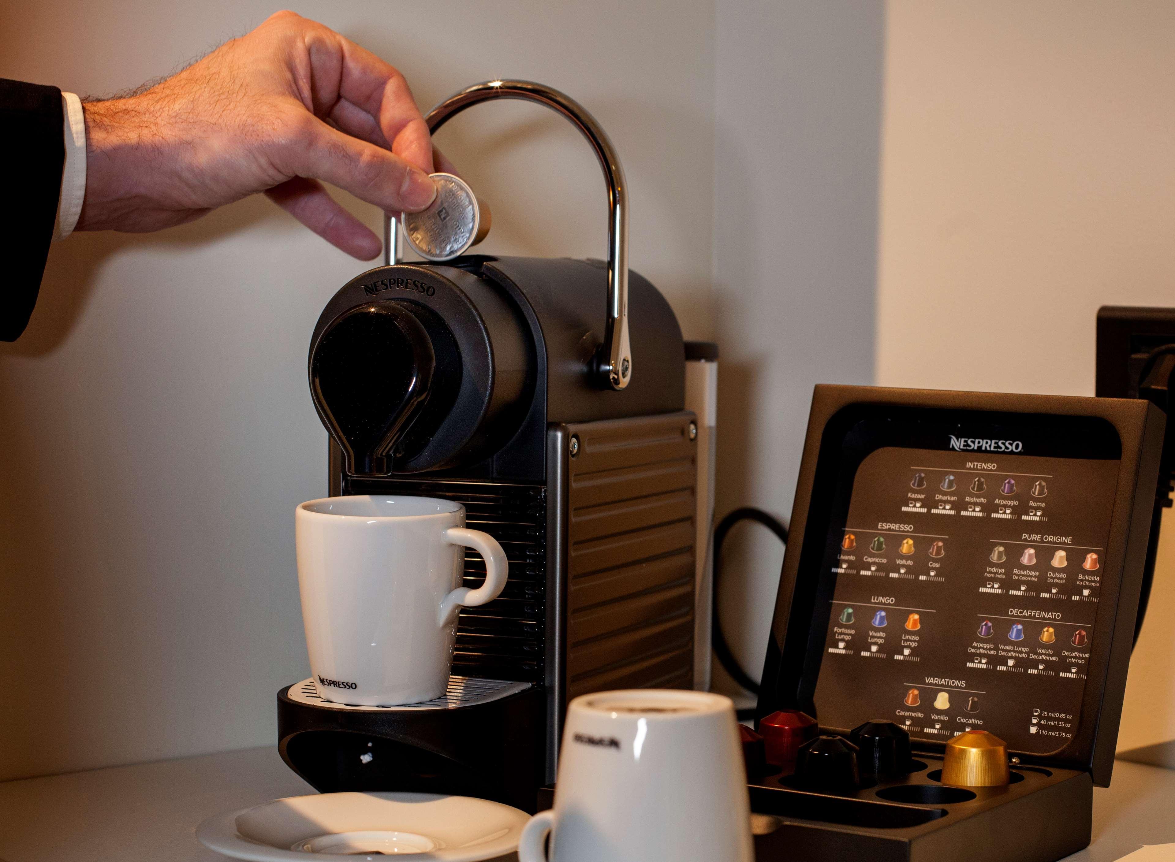 Hotel Lopez De Haro Bilbao Eksteriør billede A Nespresso machine