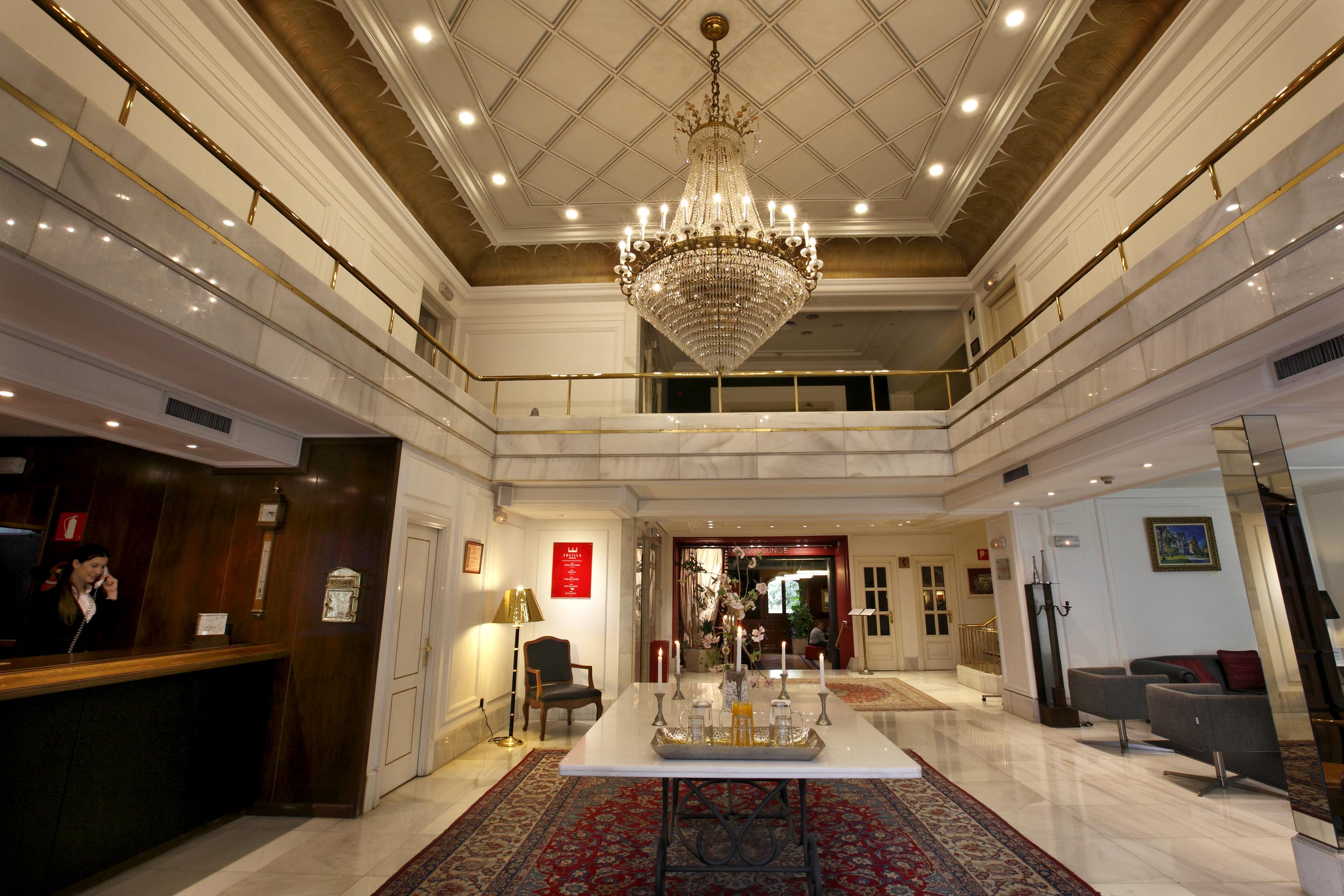 Hotel Lopez De Haro Bilbao Eksteriør billede The lobby of the hotel