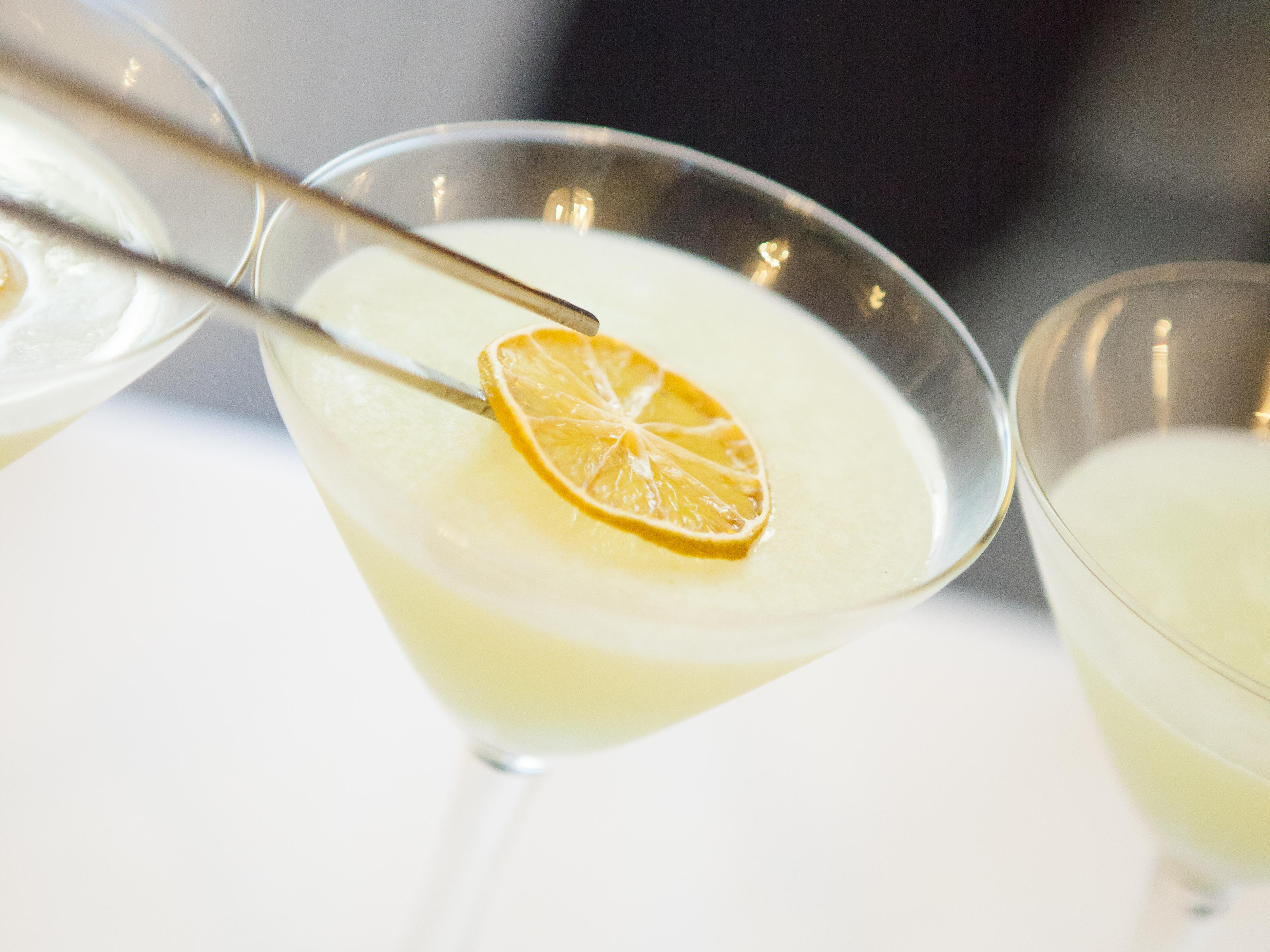 Hotel Lopez De Haro Bilbao Eksteriør billede A lemon drop martini