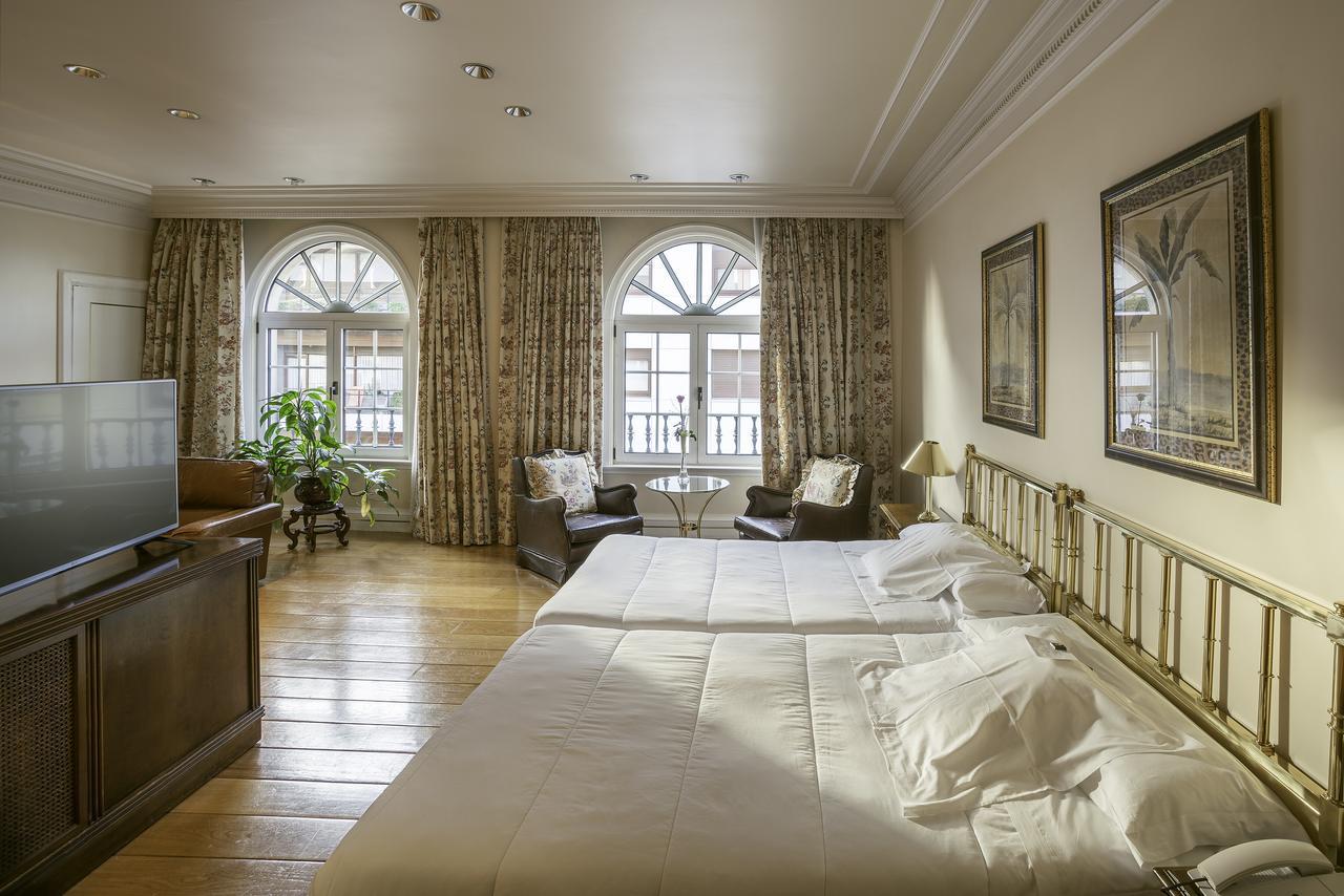 Hotel Lopez De Haro Bilbao Eksteriør billede A suite at the hotel